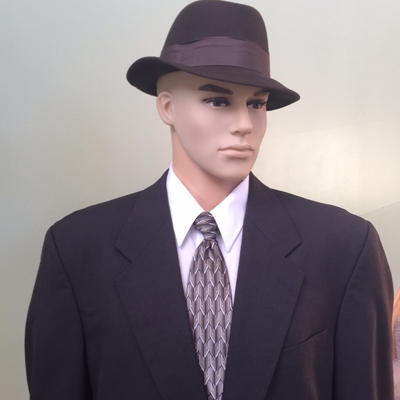 Kilburne and Finch Suit - Picture 3 of 8